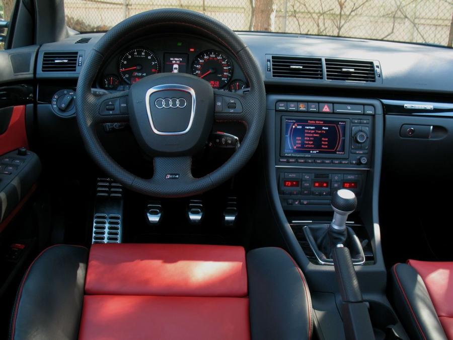 Торпедо Audi RS4 Sedan (B7, 8E) 2005 года  (NA) (фото 38 из 45)